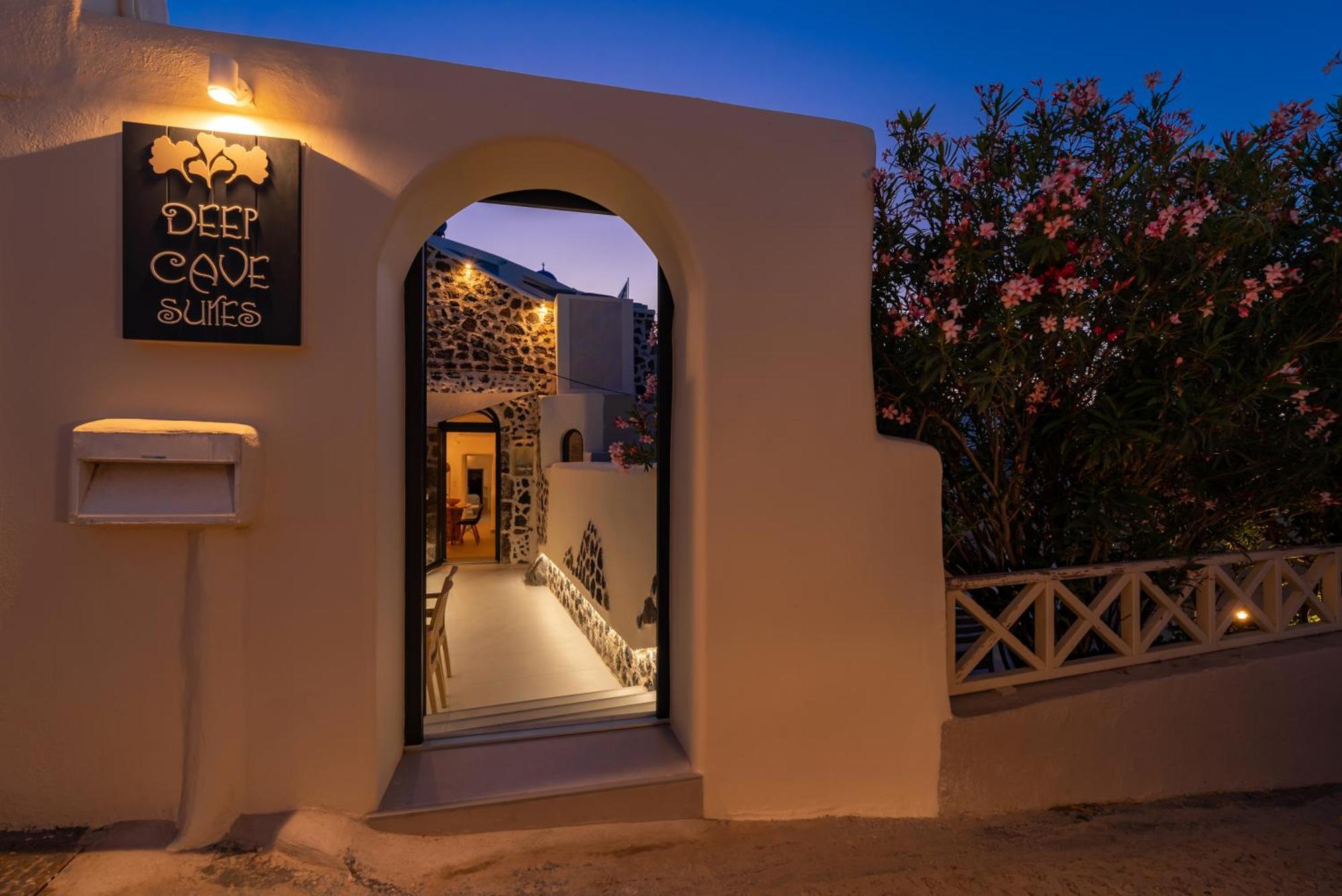 Deep Cave Suites Kontochori ثيرا المظهر الخارجي الصورة