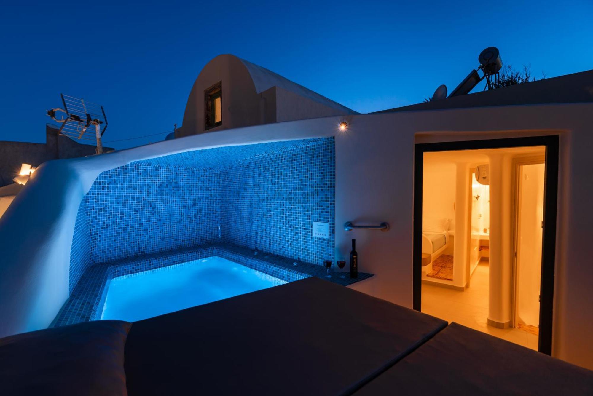 Deep Cave Suites Kontochori ثيرا المظهر الخارجي الصورة