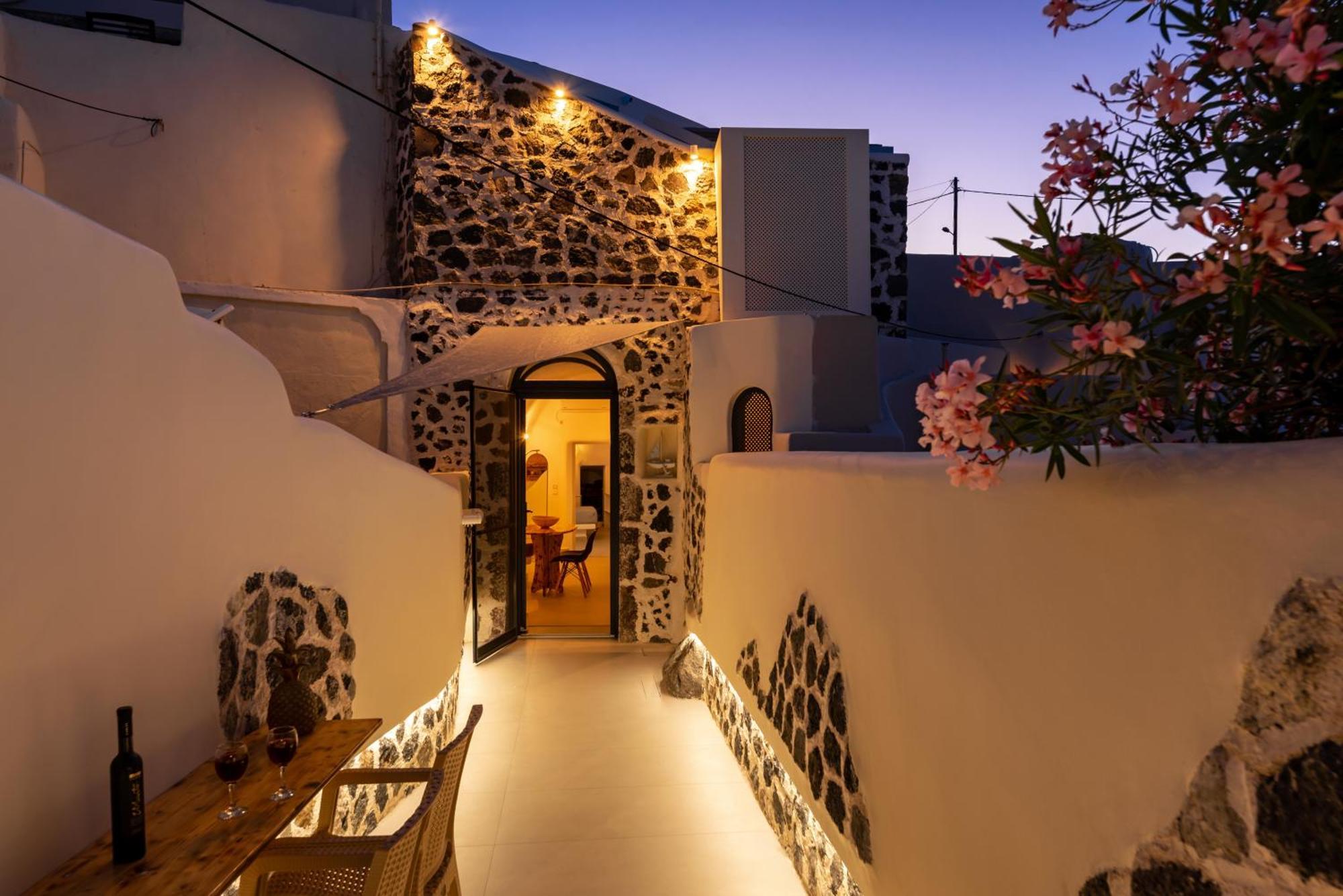 Deep Cave Suites Kontochori ثيرا المظهر الخارجي الصورة