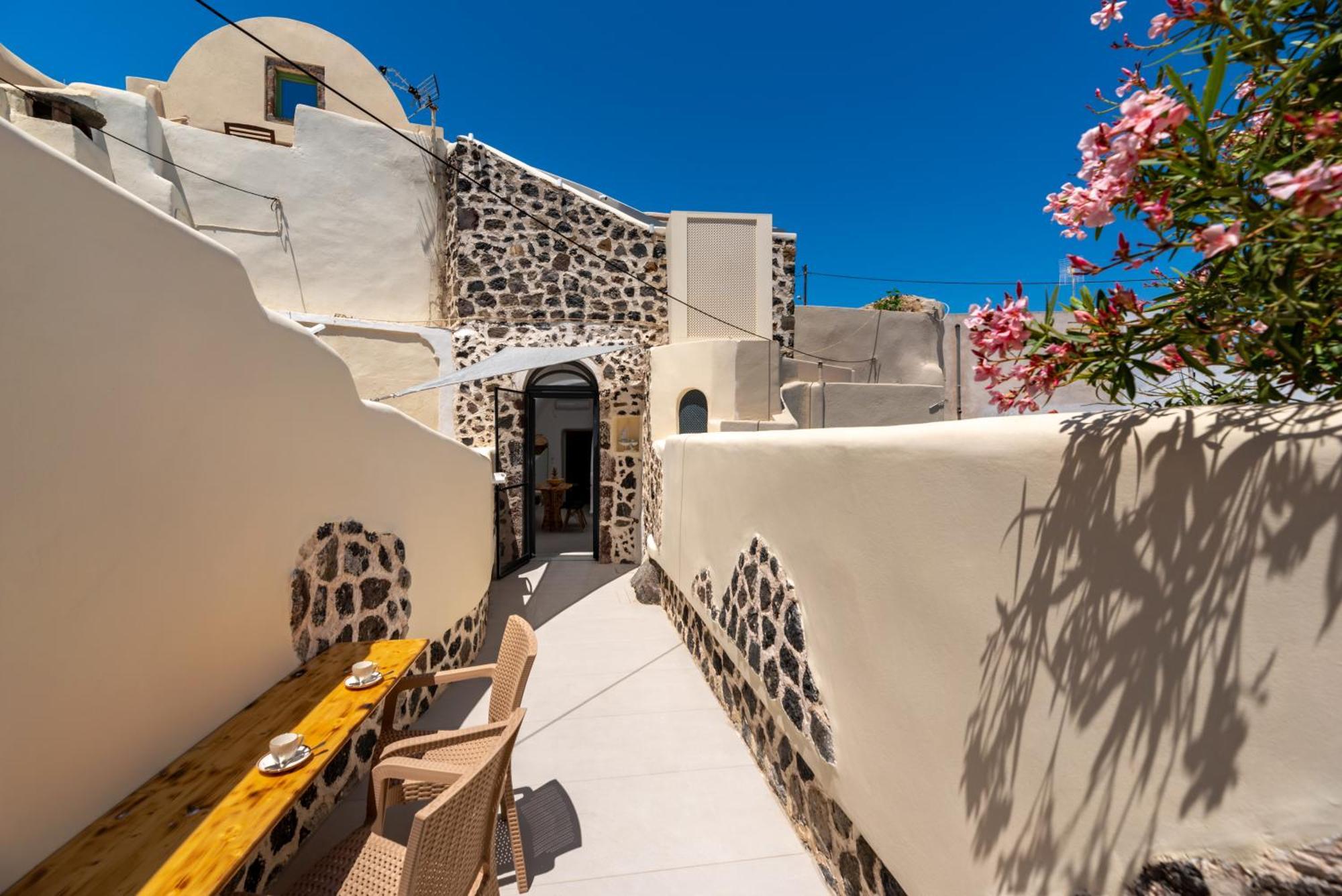 Deep Cave Suites Kontochori ثيرا المظهر الخارجي الصورة